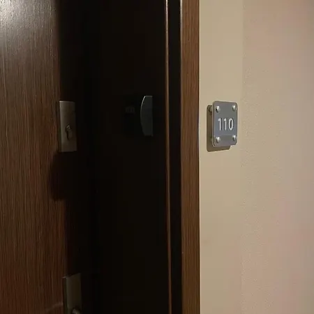 Port 110 Lägenhet *